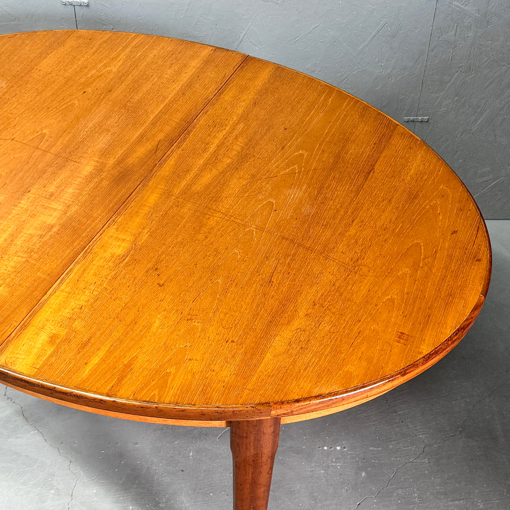 
                      
                        VINTAGE TEAK OVAL TABLE チークオーバルテーブル (401)
                      
                    