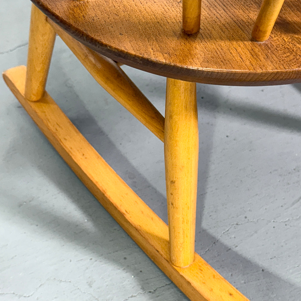 
                      
                        ERCOL(アーコール) COWHORN ROCKING CHAIR / カウホーン ロッキングチェア (301)
                      
                    
