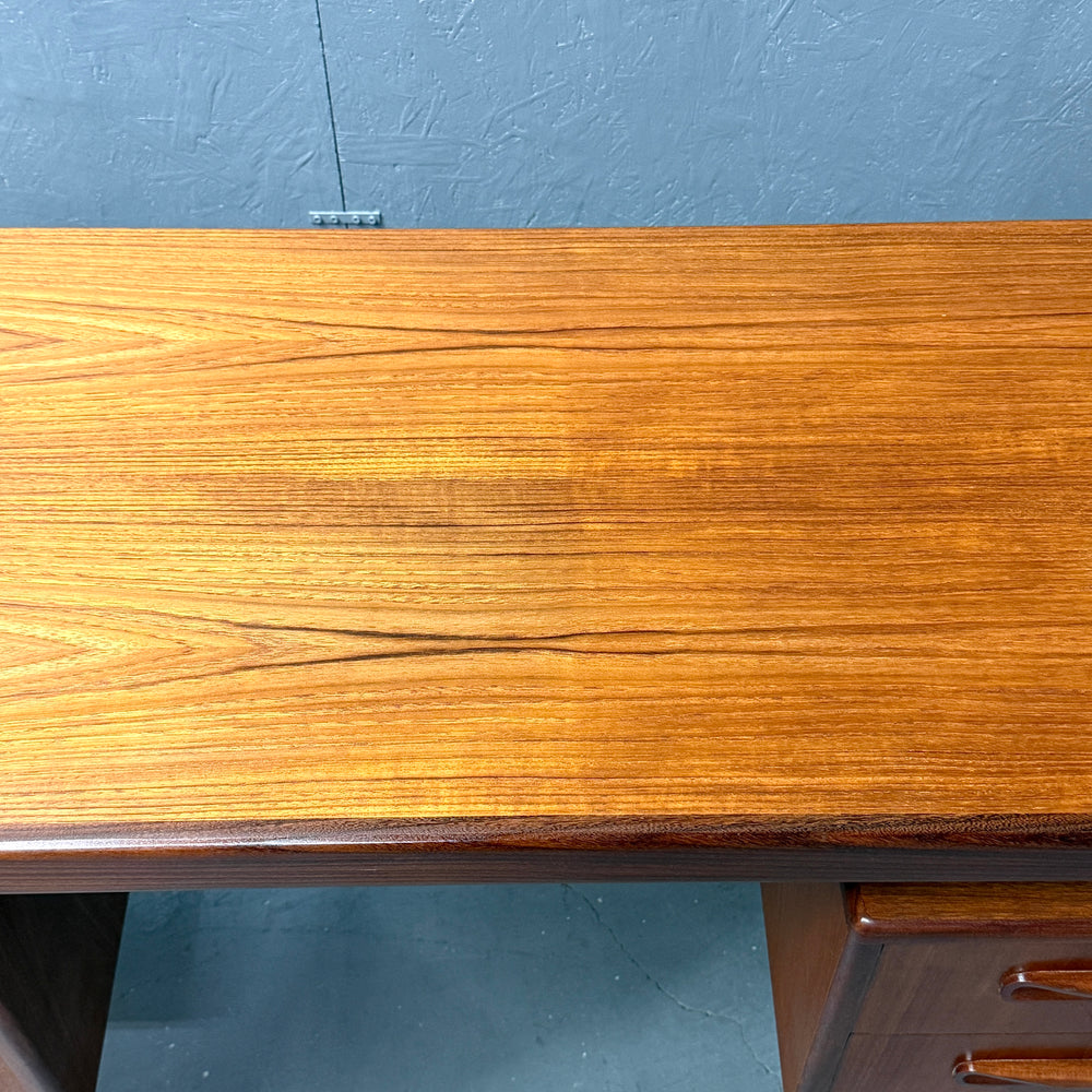 
                      
                        G-PLAN(ジープラン) / DRESSER ドレッサー (501)
                      
                    