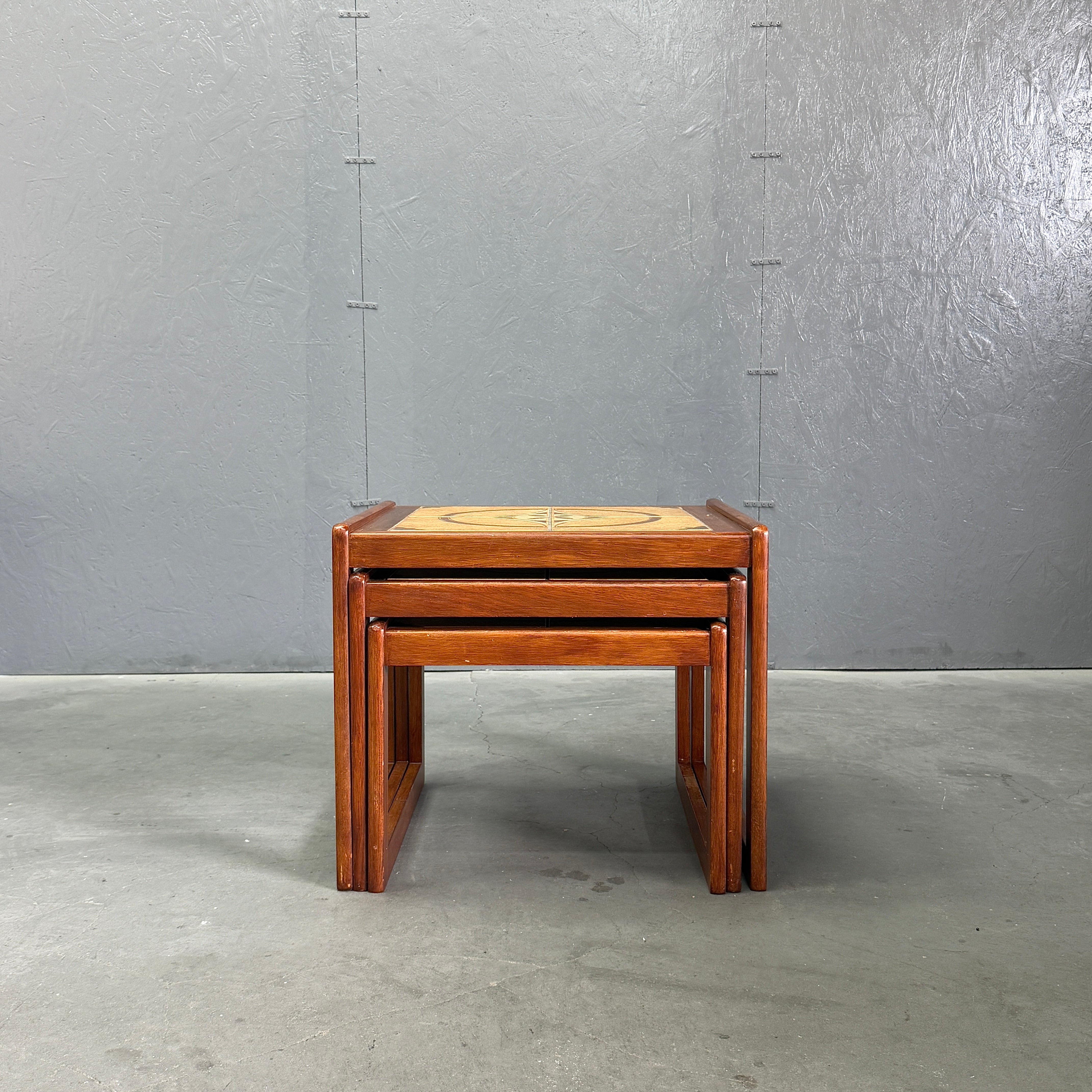 Vintage Teak Tile-Top Nest Table ヴィンテージ タイルトップ ネスト