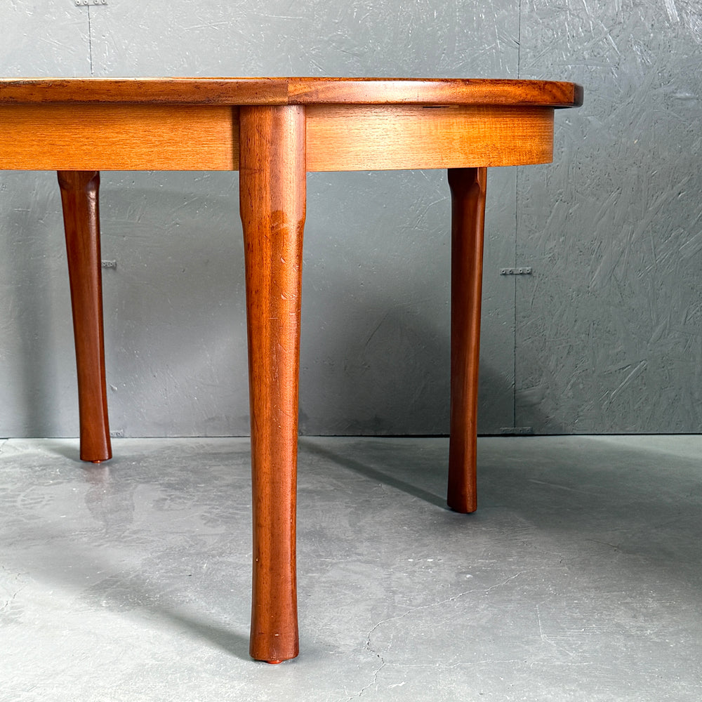 
                      
                        VINTAGE TEAK OVAL TABLE チークオーバルテーブル (401)
                      
                    