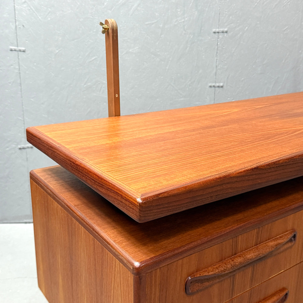 
                      
                        G-PLAN(ジープラン) / DRESSER ドレッサー (501)
                      
                    