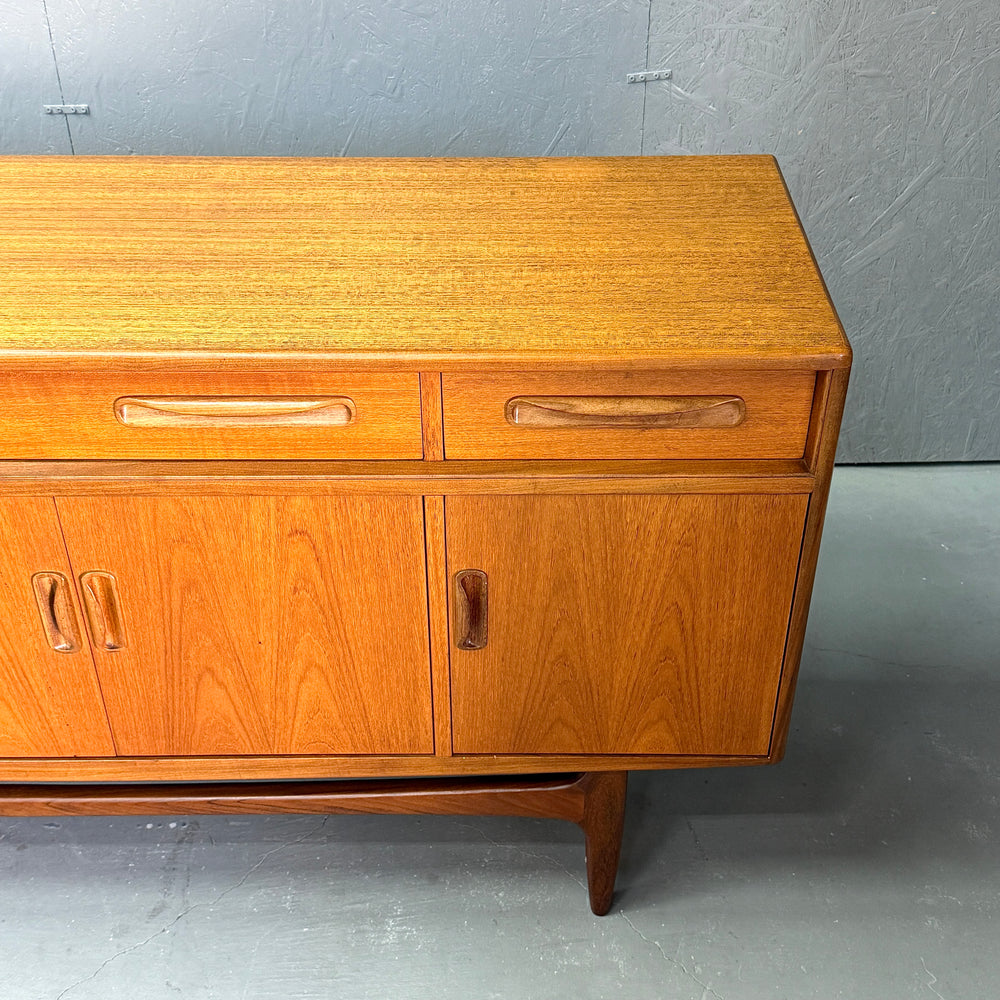 
                      
                        G-PLAN(ジープラン) / Fresco Sideboard フレスコ サイドボード (503)
                      
                    