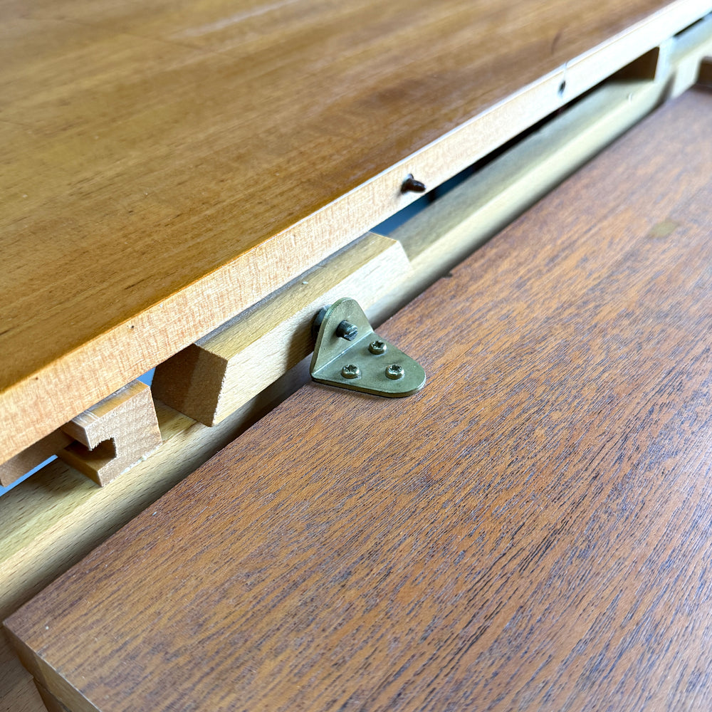 
                      
                        VINTAGE TEAK OVAL TABLE チークオーバルテーブル (401)
                      
                    