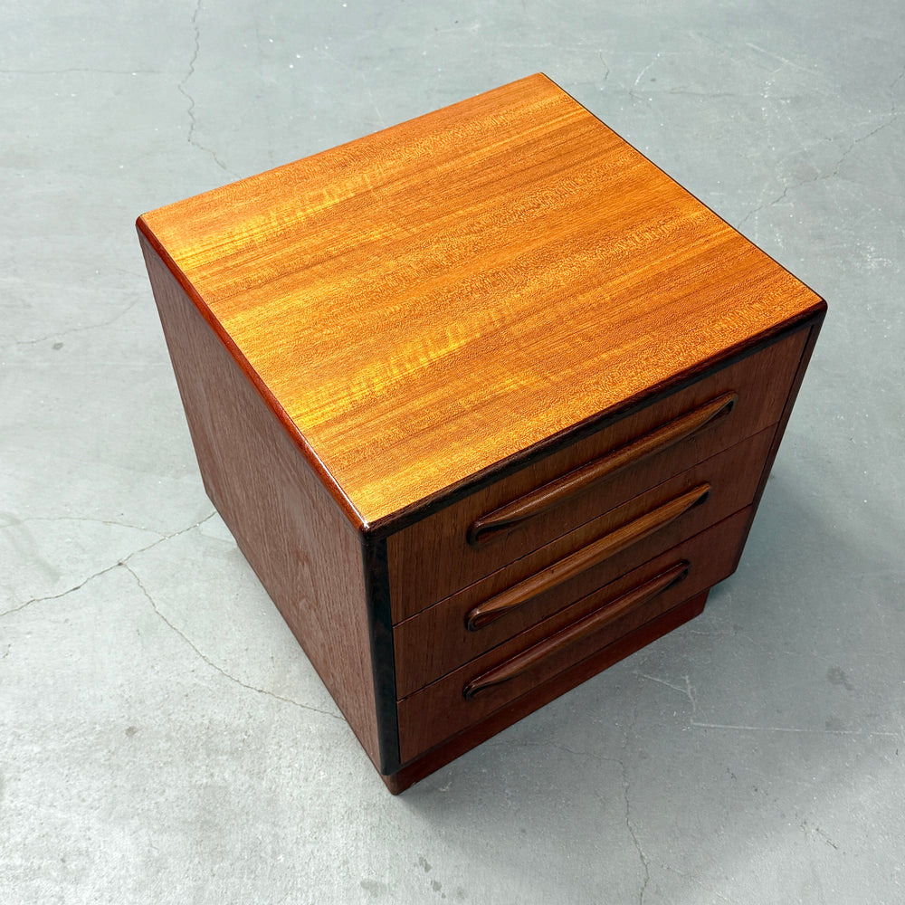 
                      
                        G-PLAN(ジープラン) / Fresco 3-Drawer Chest フレスコ 3段チェスト (501)
                      
                    