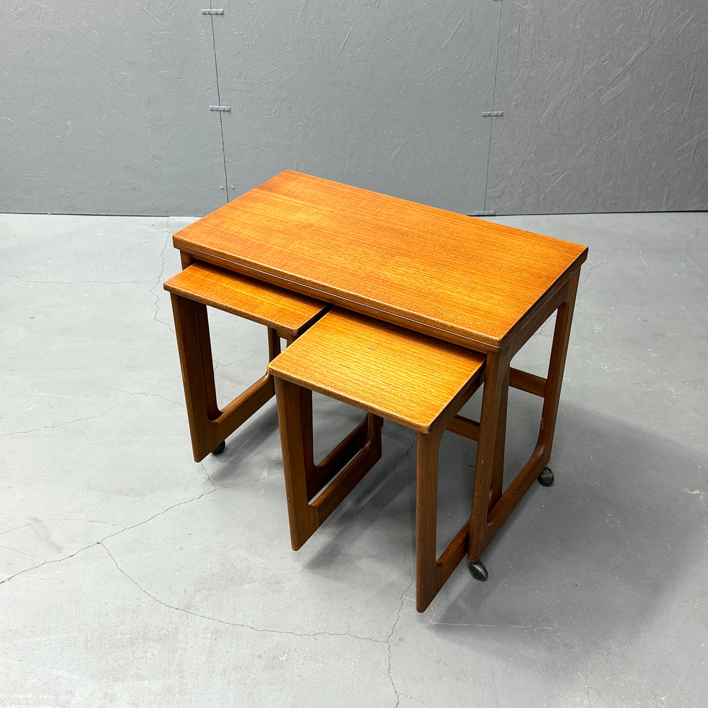 
                      
                        A.H.McINTOSH(マッキントッシュ) / Nest table ネストテーブル (402)
                      
                    