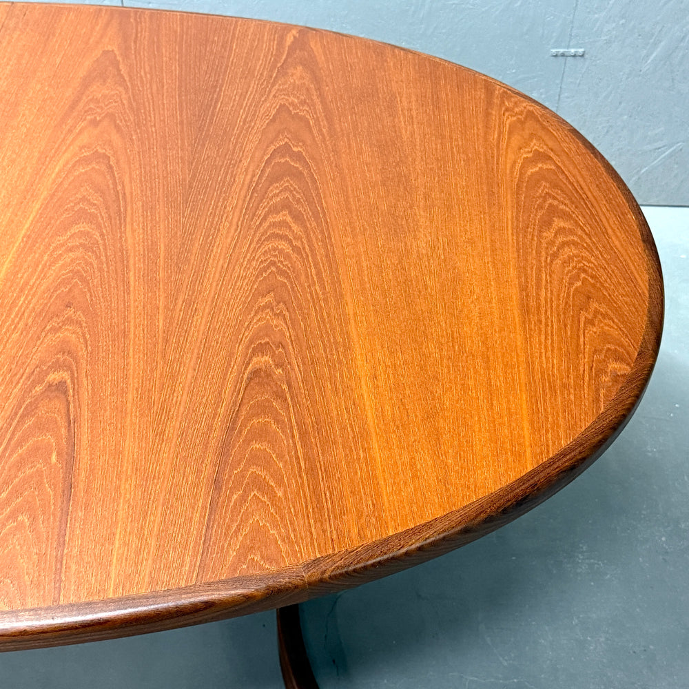
                      
                        G-PLAN(ジープラン) / WHALE TAILE OVAL TABLE ホエールレッグ オーバルダイニングテーブル (401)
                      
                    