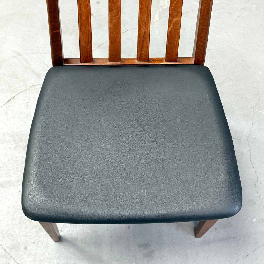 
                      
                        G-PLAN(ジープラン) / DINING CHAIR スラットバックチェア (403)
                      
                    