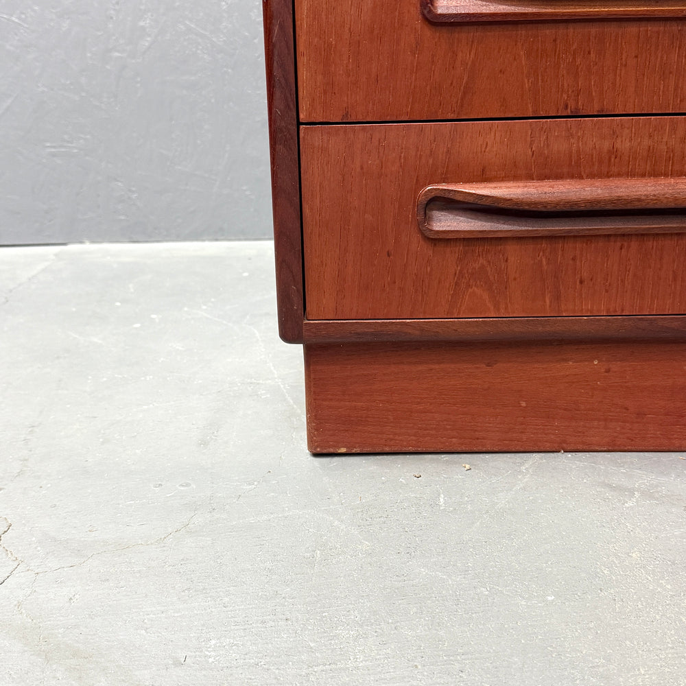 
                      
                        G-PLAN(ジープラン) / Fresco 3-Drawer Chest フレスコ 3段チェスト (501)
                      
                    