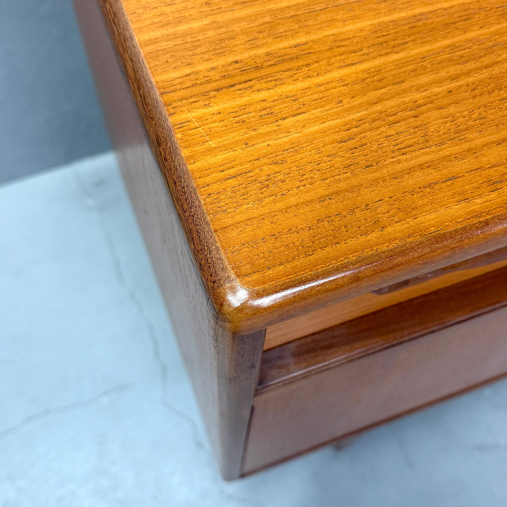 
                      
                        G-PLAN(ジープラン) / Fresco Sideboard フレスコ サイドボード (501)
                      
                    