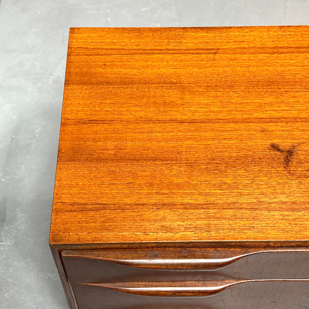 
                      
                        A.H.McINTOSH(マッキントッシュ) /  DUNVEGAN Sideboard (401)
                      
                    
