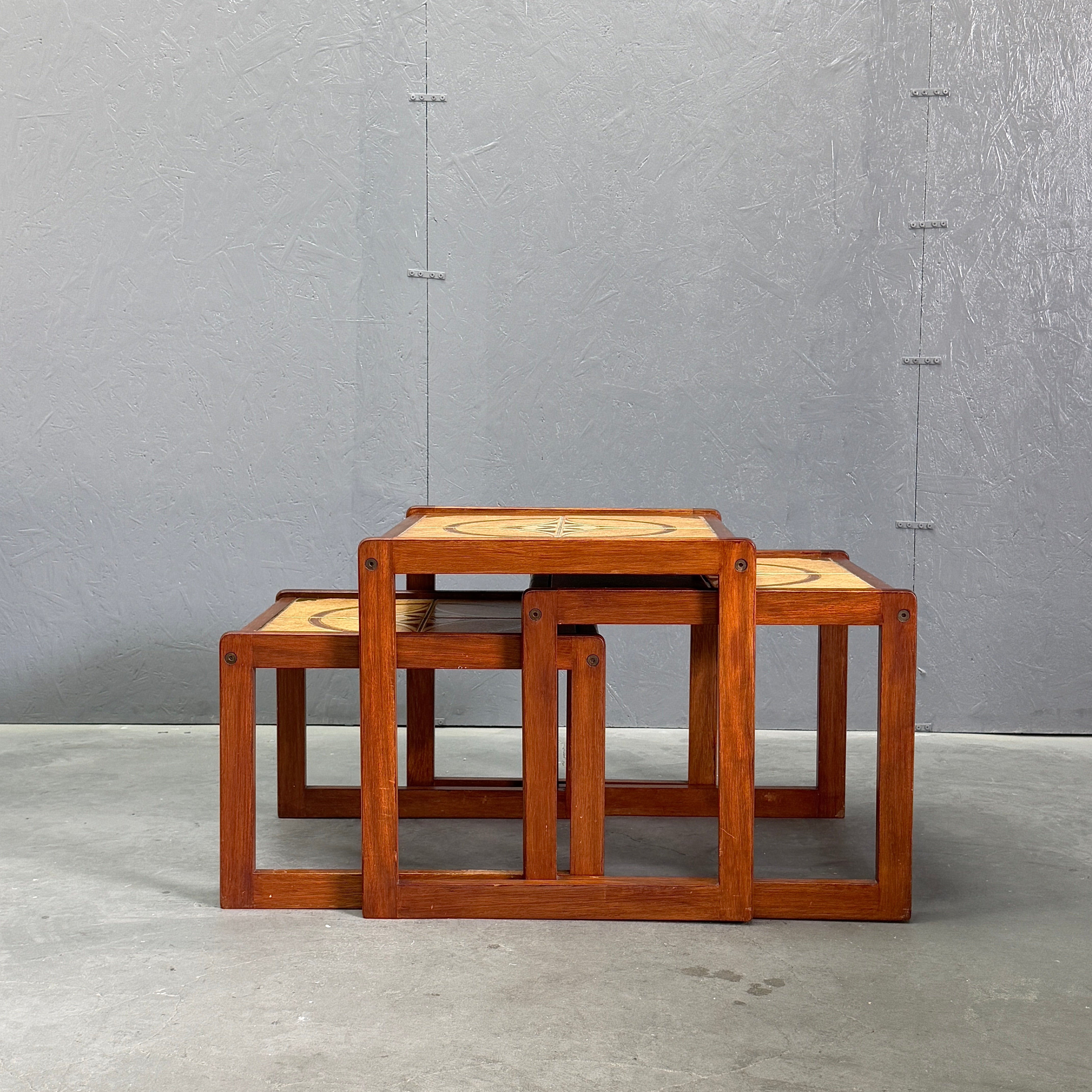 Vintage Teak Tile-Top Nest Table ヴィンテージ タイルトップ ネスト