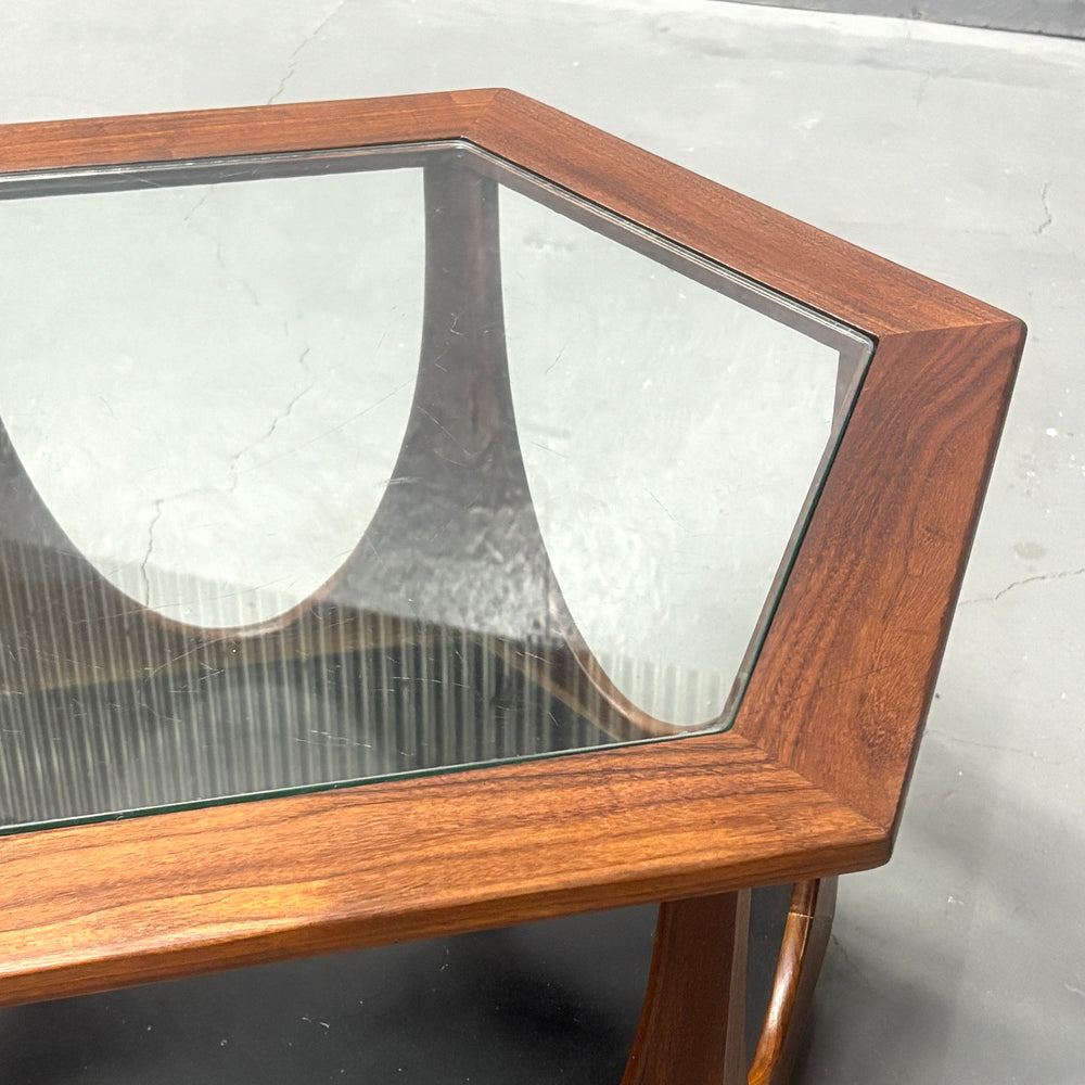
                      
                        G-PLAN(ジープラン) /HEXAGONAL COFFEE TABLE ヘキサゴナル コーヒーテーブル (401)
                      
                    