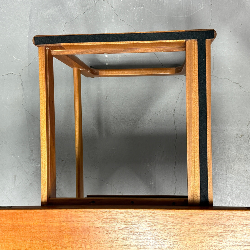 
                      
                        A.H.McINTOSH(マッキントッシュ) / Nest table ネストテーブル (402)
                      
                    