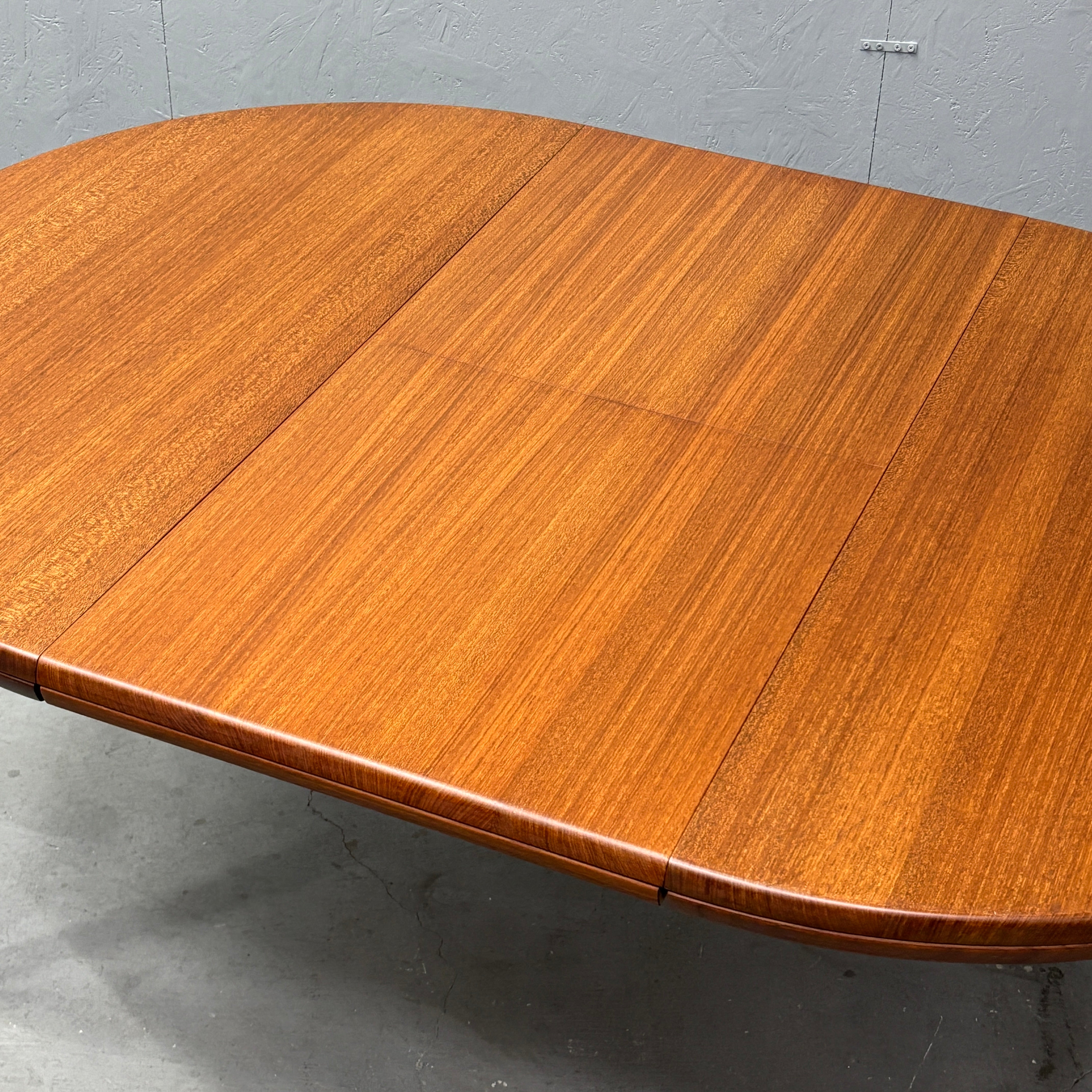 Danish Vintage / Extension Round Dining Table デンマーク
