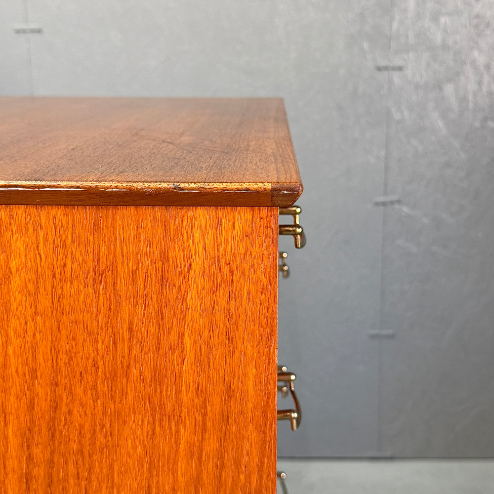 
                      
                        Teak 5-Drawer Chest ヴィンテージ 5段チェスト
                      
                    