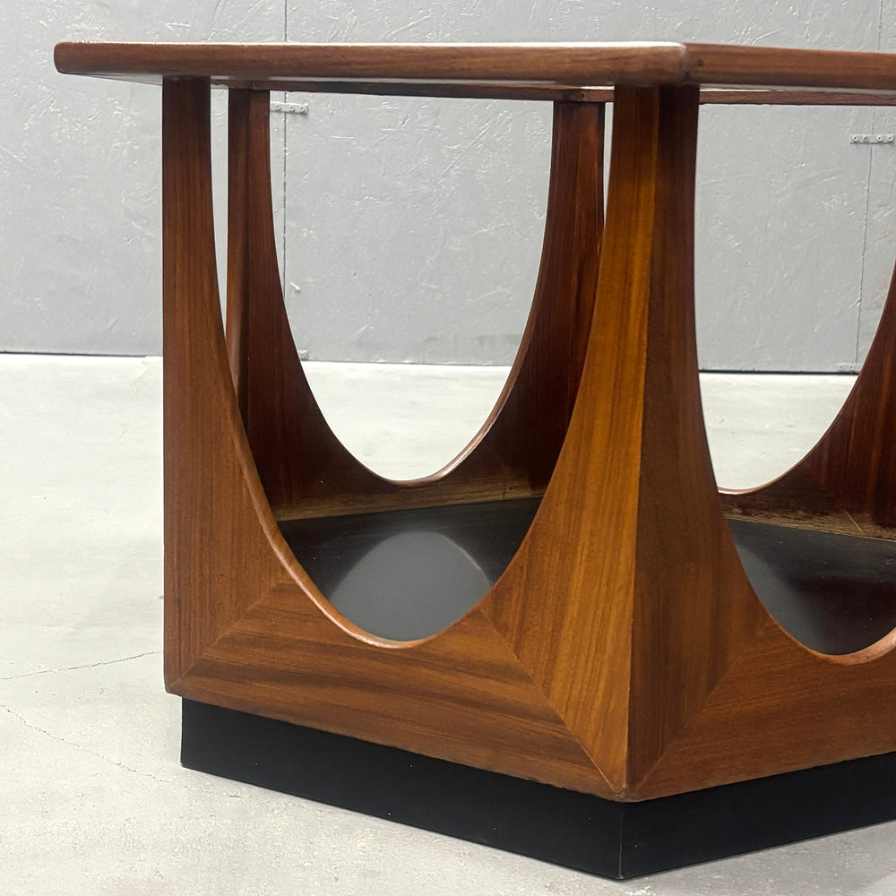 
                      
                        G-PLAN(ジープラン) /HEXAGONAL COFFEE TABLE ヘキサゴナル コーヒーテーブル (401)
                      
                    