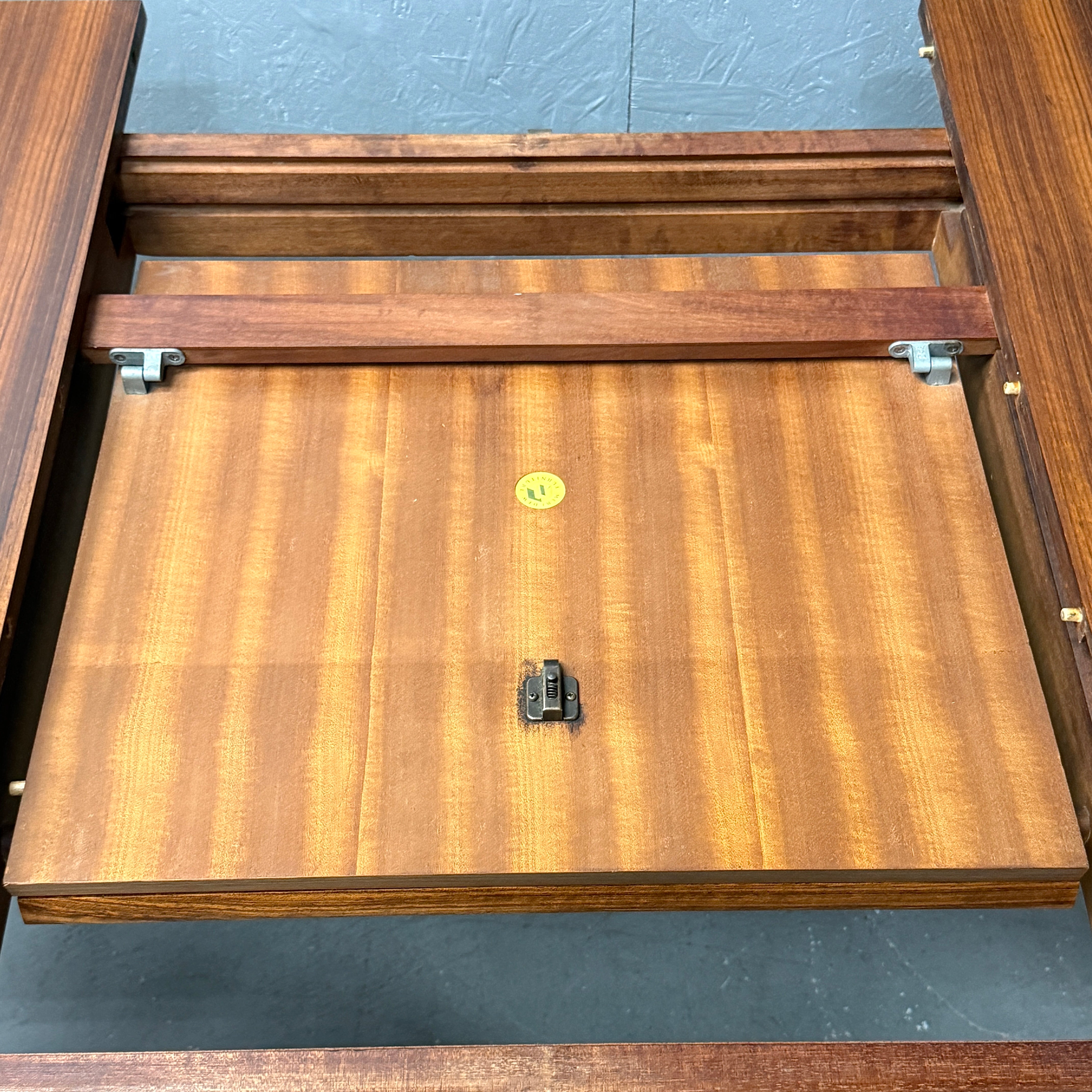 Meredew(メレデュー) オーバルダイニングテーブル (701) Meredew(メレデュー) / Dining table ダイニングテーブル (701
