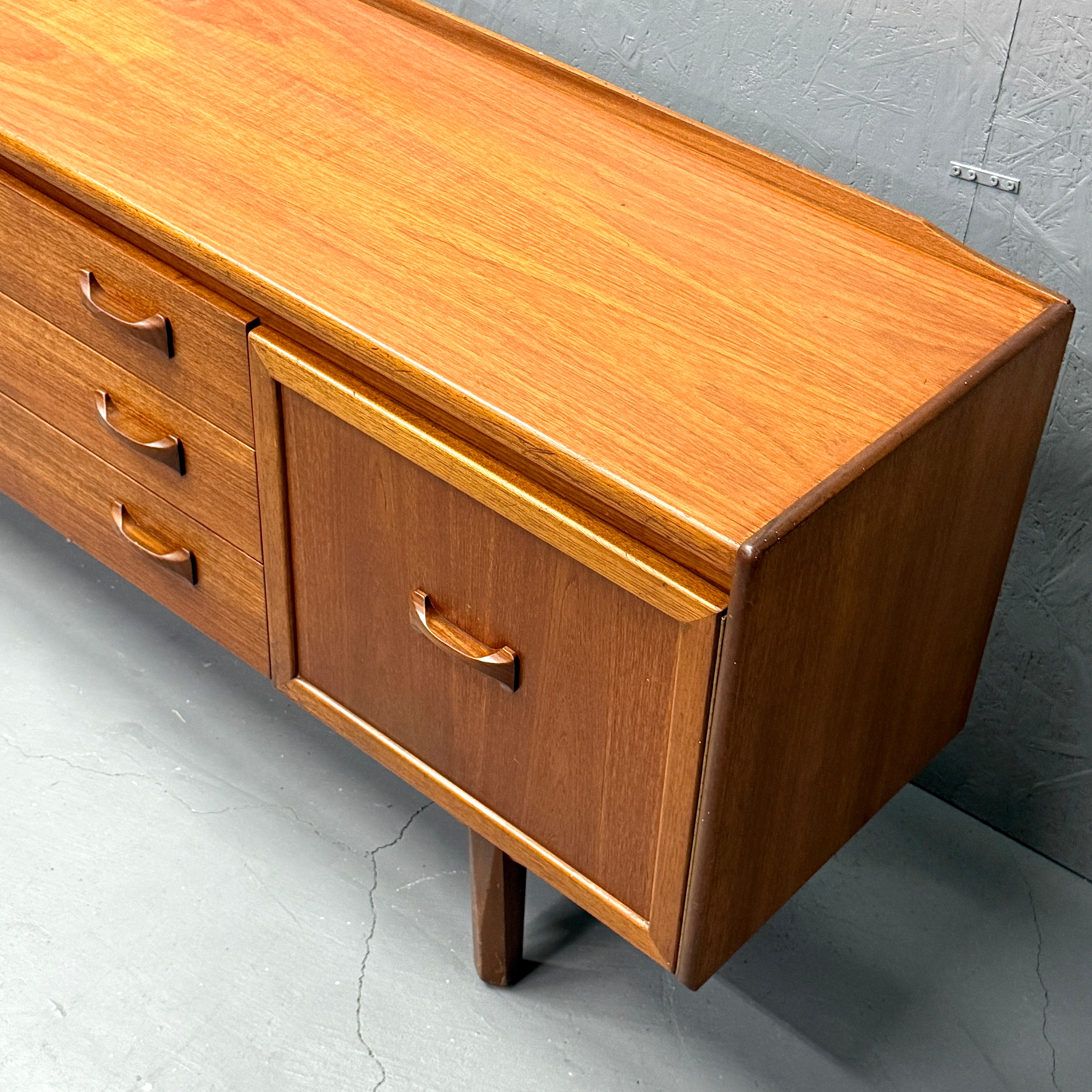 William Lawrence (ウィリアム・ローレンス) / Vintage SIDEBOARD