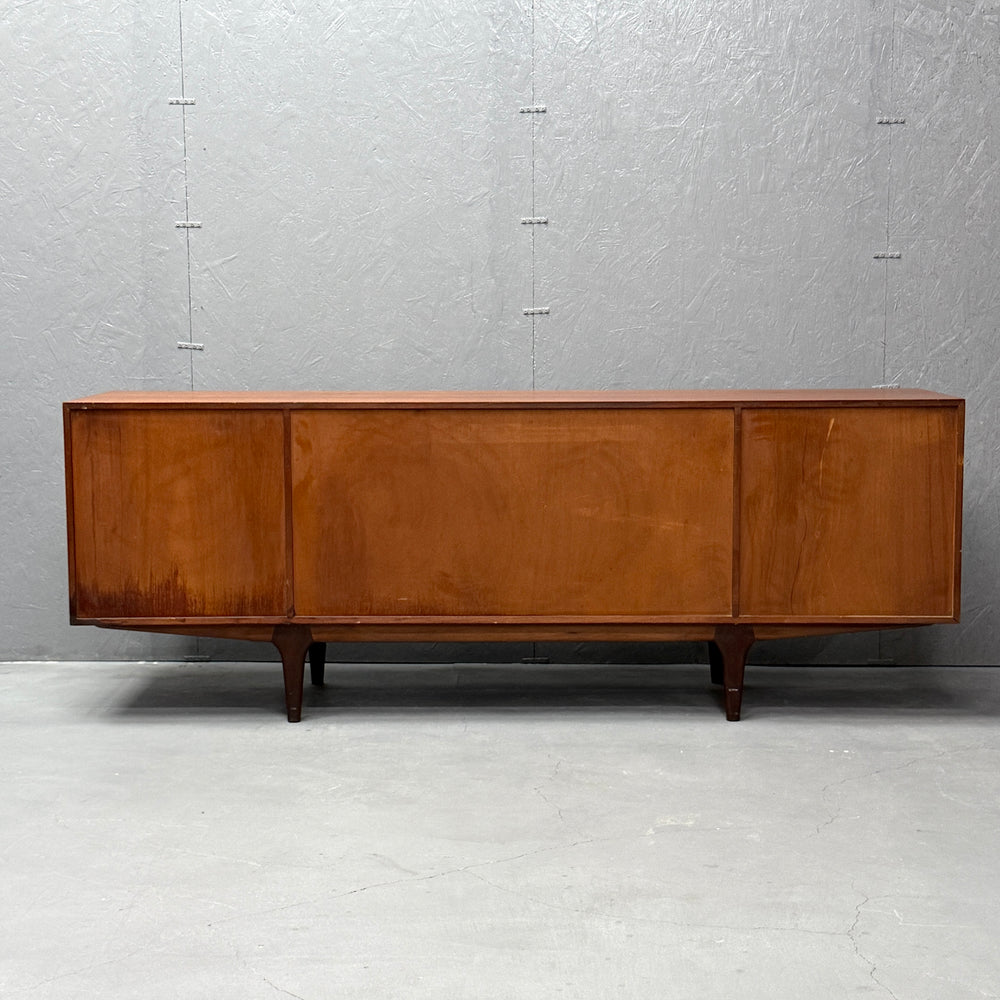 
                      
                        A.H.McINTOSH(マッキントッシュ) /  DUNVEGAN Sideboard (401)
                      
                    