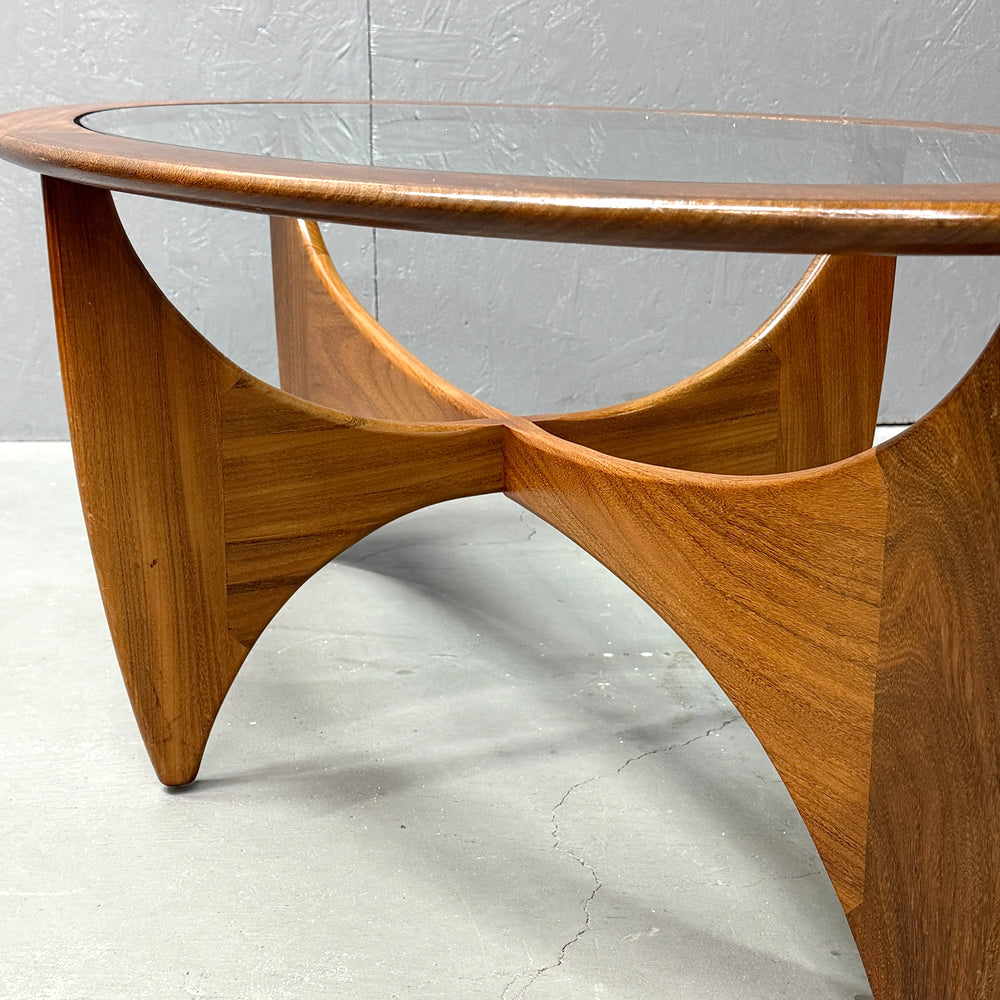 
                      
                        G-PLAN(ジープラン) / Astro oval coffee table アストロ オーバルコーヒーテーブル (501)
                      
                    