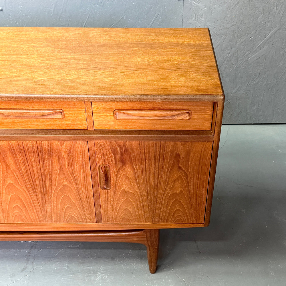 
                      
                        G-PLAN(ジープラン) / Fresco Sideboard フレスコ サイドボード (504)
                      
                    