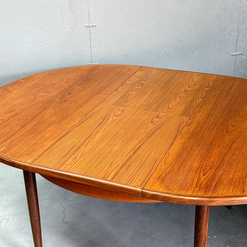 
                      
                        G-PLAN(ジープラン) / Fresco ROUND TABLE フレスコ ラウンドエクステンション ダイニングテーブル (403)
                      
                    