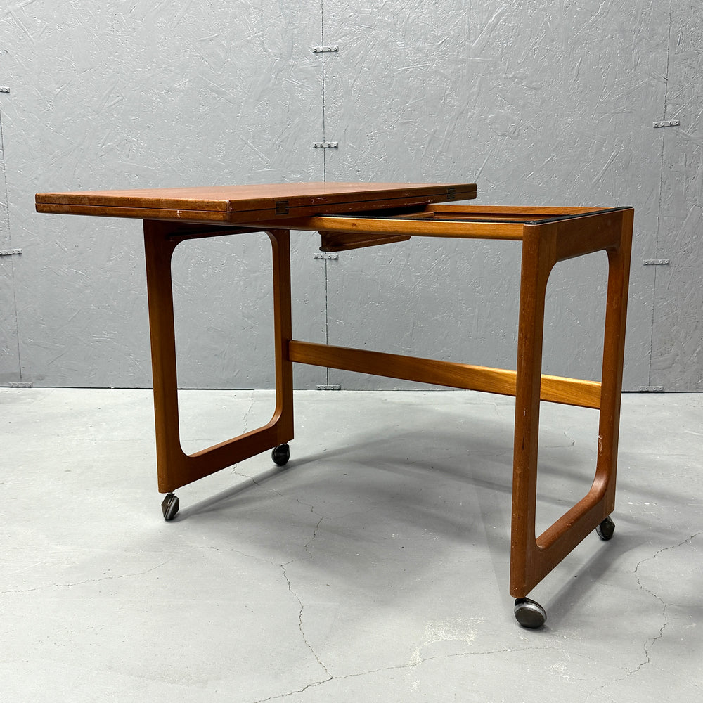 
                      
                        A.H.McINTOSH(マッキントッシュ) / Nest table ネストテーブル (402)
                      
                    
