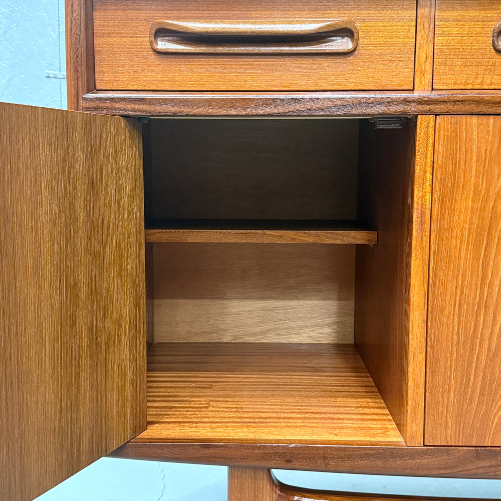 
                      
                        G-PLAN(ジープラン) / Fresco Sideboard フレスコ サイドボード (502)
                      
                    