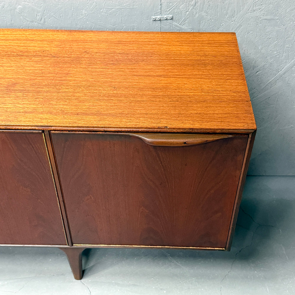 
                      
                        A.H.McINTOSH(マッキントッシュ) /  DUNVEGAN Sideboard (401)
                      
                    