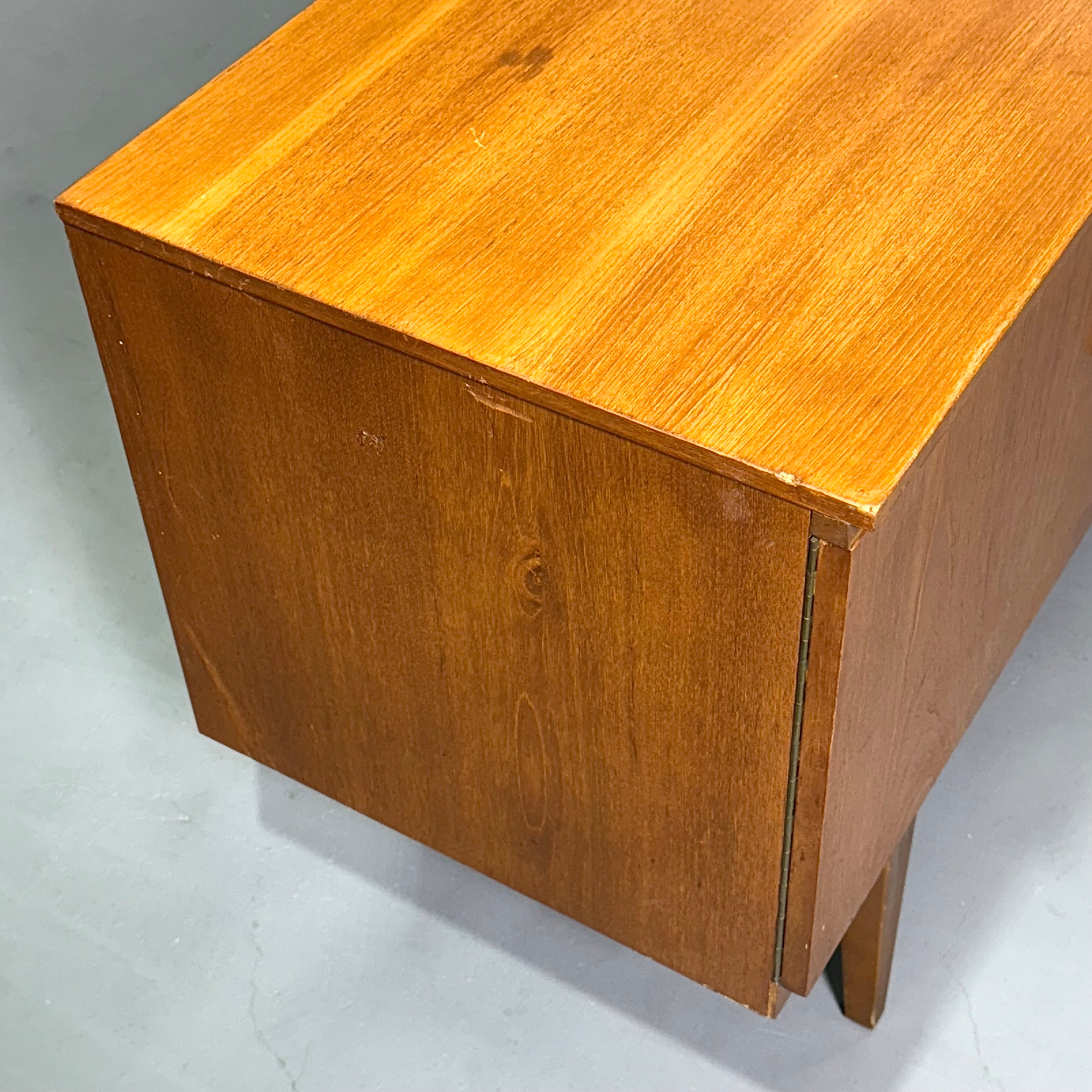 Beautility (ビューティリティ) / ヴィンテージ サイドボード (302