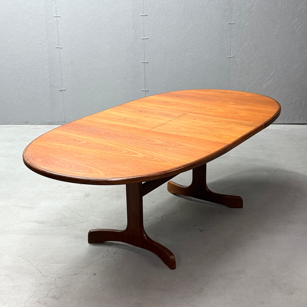 
                      
                        G-PLAN(ジープラン) / WHALE TAILE OVAL TABLE ホエールレッグ オーバルダイニングテーブル (401)
                      
                    