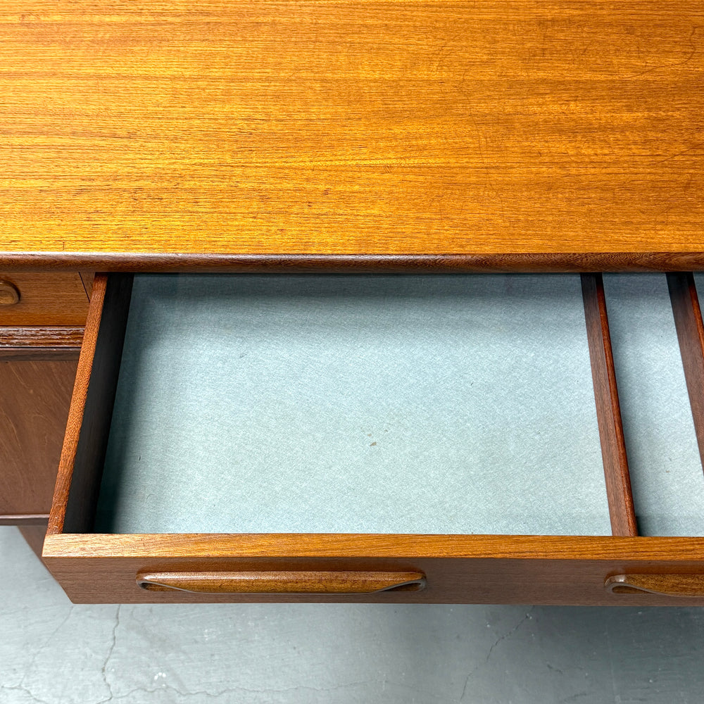 
                      
                        G-PLAN(ジープラン) / Fresco Sideboard フレスコ サイドボード (502)
                      
                    