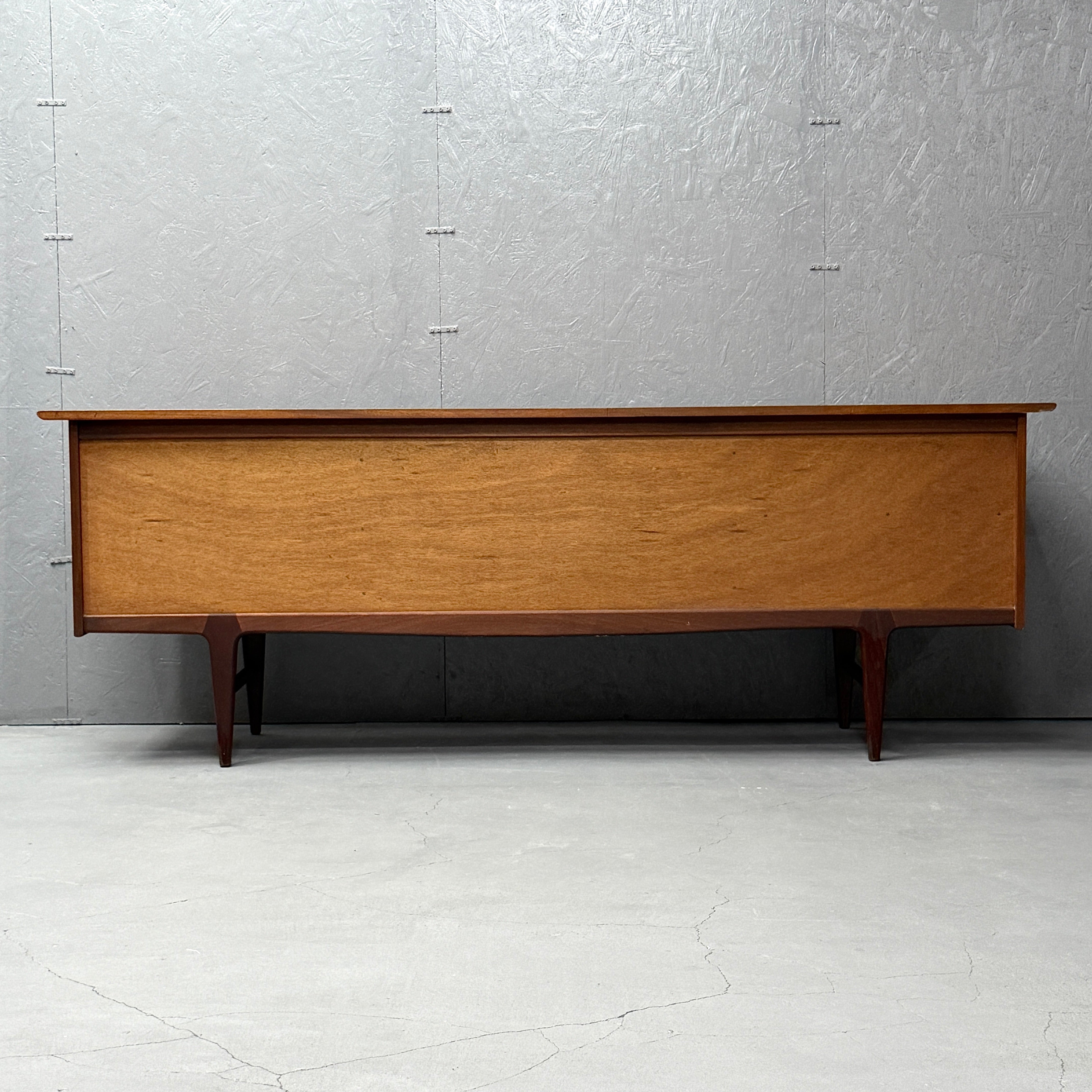 Younger(ヤンガー) / “Fonseca” フォンセカ サイドボード Younger(ヤンガー) / “Fonseca” Sideboard フォンセカ サイドボード