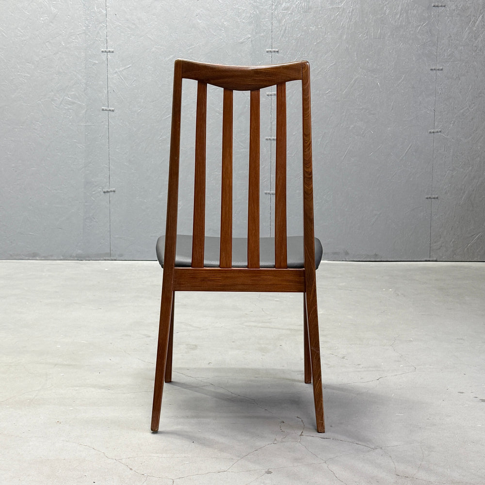 
                      
                        G-PLAN(ジープラン) / DINING CHAIR スラットバックチェア (403)
                      
                    