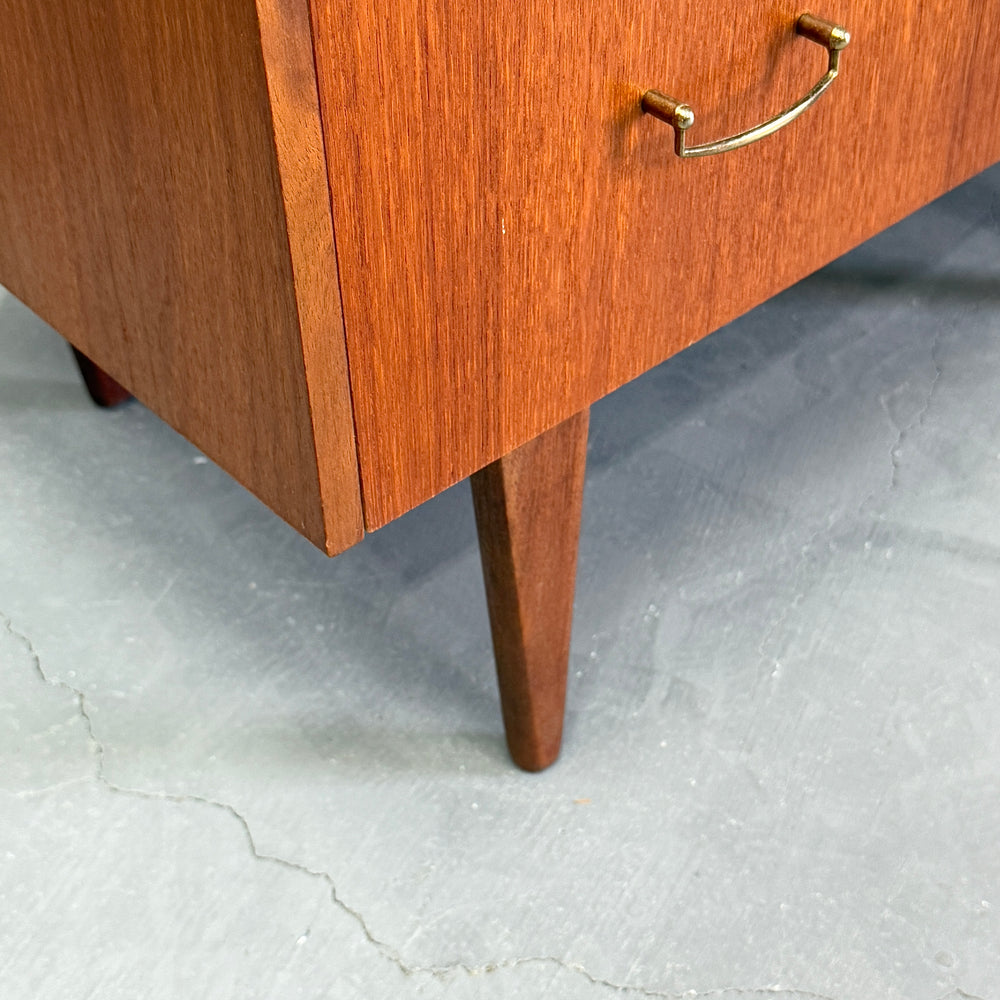 
                      
                        Teak 5-Drawer Chest ヴィンテージ 5段チェスト
                      
                    