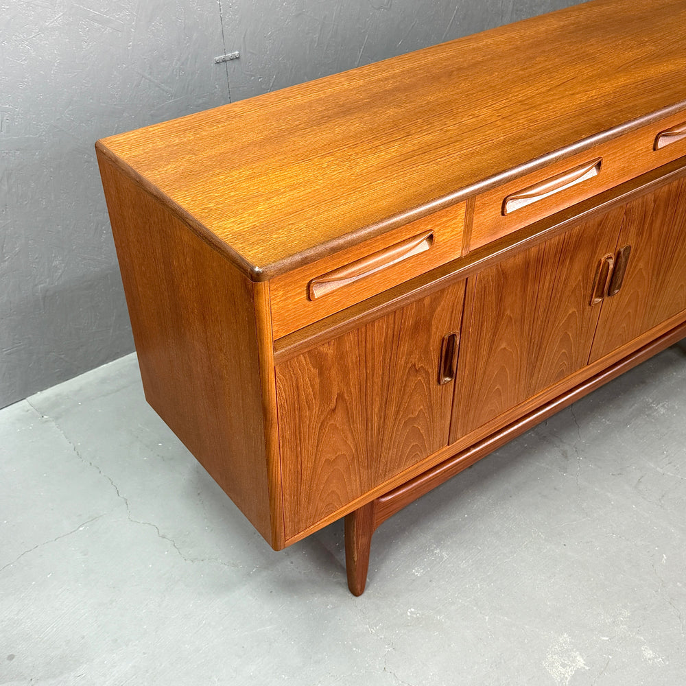 
                      
                        G-PLAN(ジープラン) / Fresco Sideboard フレスコ サイドボード (504)
                      
                    