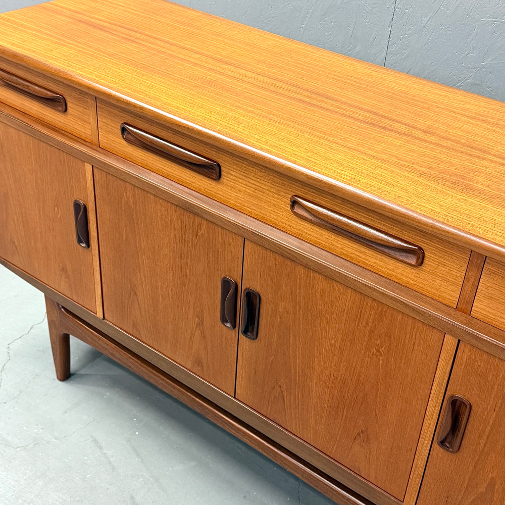 
                      
                        G-PLAN(ジープラン) / Fresco Sideboard フレスコ サイドボード (501)
                      
                    