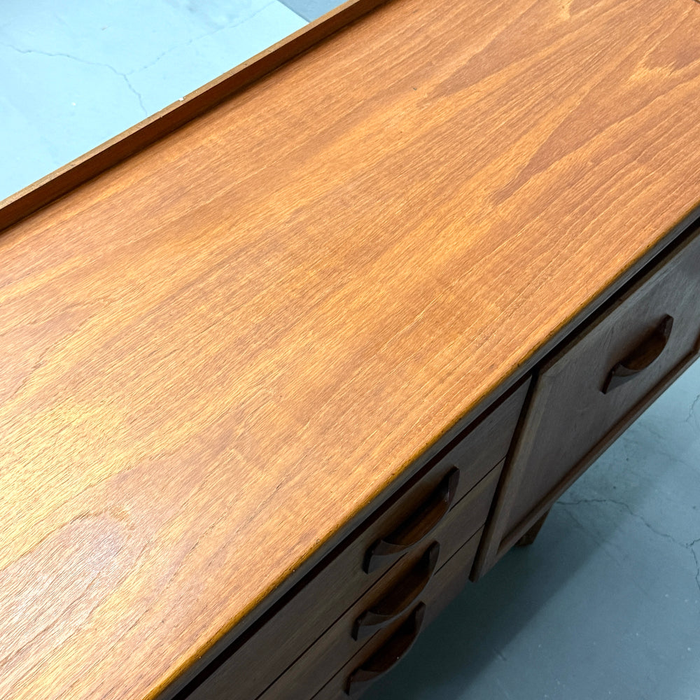 
                      
                        William Lawrence (ウィリアム・ローレンス) / Vintage SIDEBOARD ヴィンテージ サイドボード
                      
                    