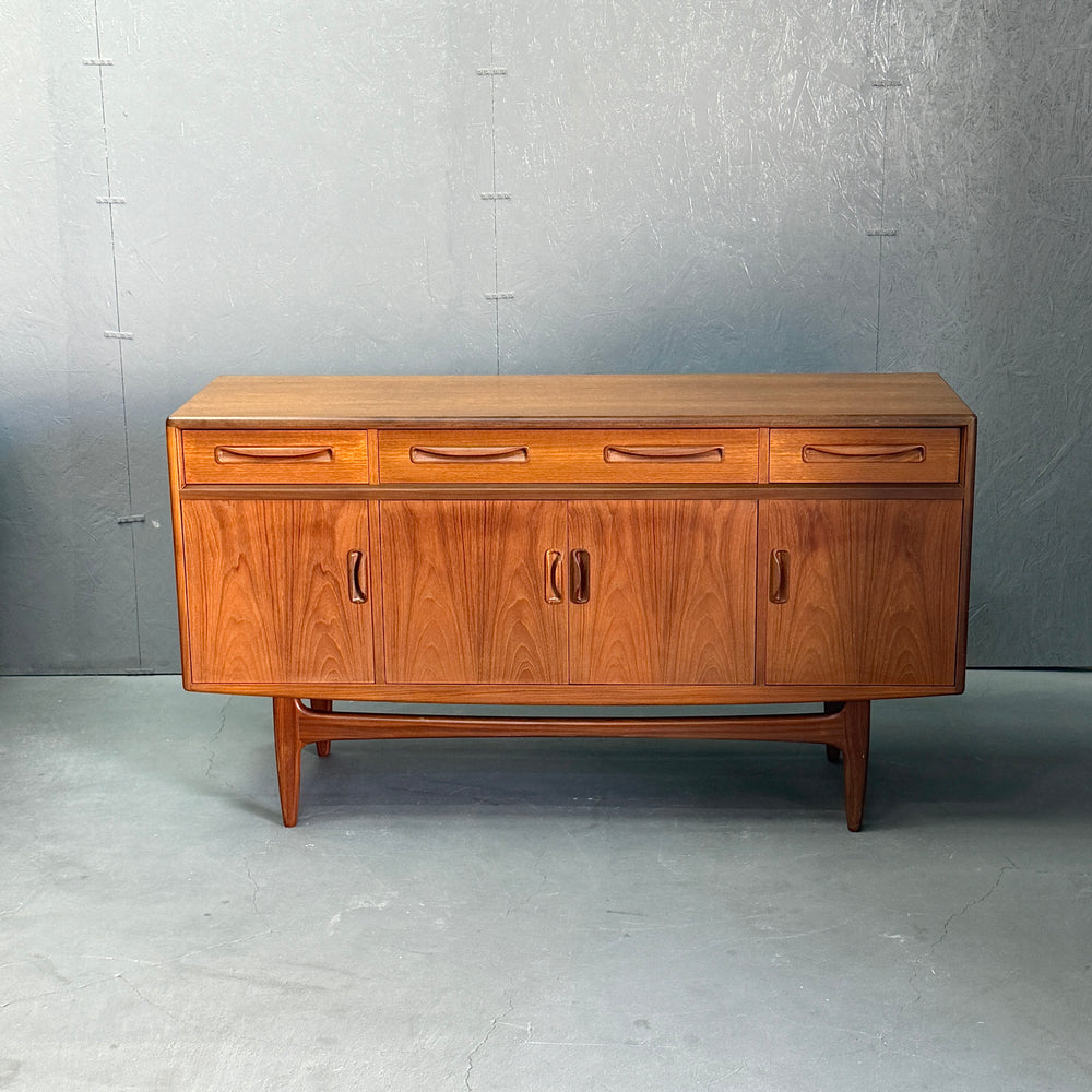 
                      
                        G-PLAN(ジープラン) / Fresco Sideboard フレスコ サイドボード (504)
                      
                    