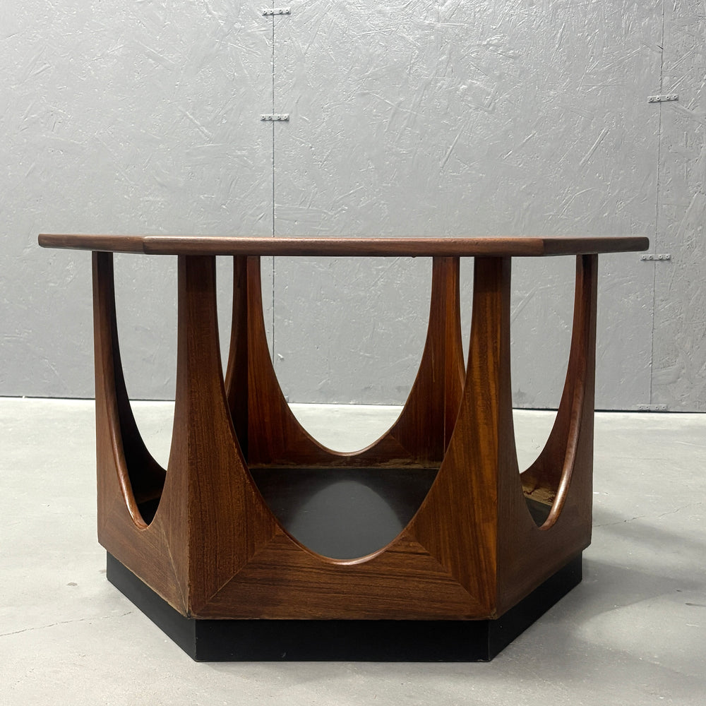 
                      
                        G-PLAN(ジープラン) /HEXAGONAL COFFEE TABLE ヘキサゴナル コーヒーテーブル (401)
                      
                    