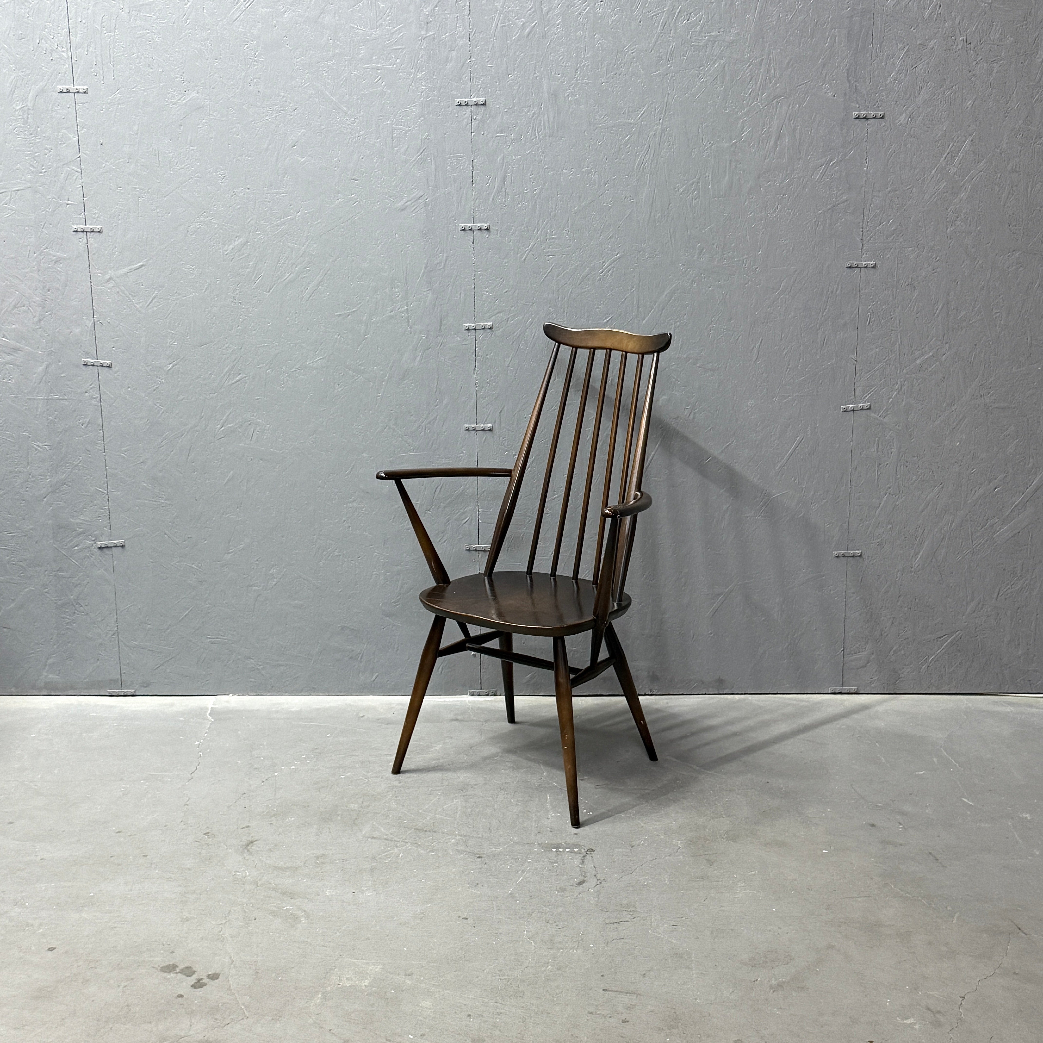 ERCOL(アーコール)ゴールドスミス アームチェア ダークコロニアル 701 ERCOL(アーコール) / GOLDSMITH ARM CHAIR DARK ゴールドスミス アーム