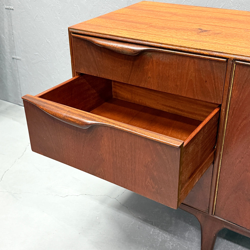
                      
                        A.H.McINTOSH(マッキントッシュ) /  DUNVEGAN Sideboard (401)
                      
                    