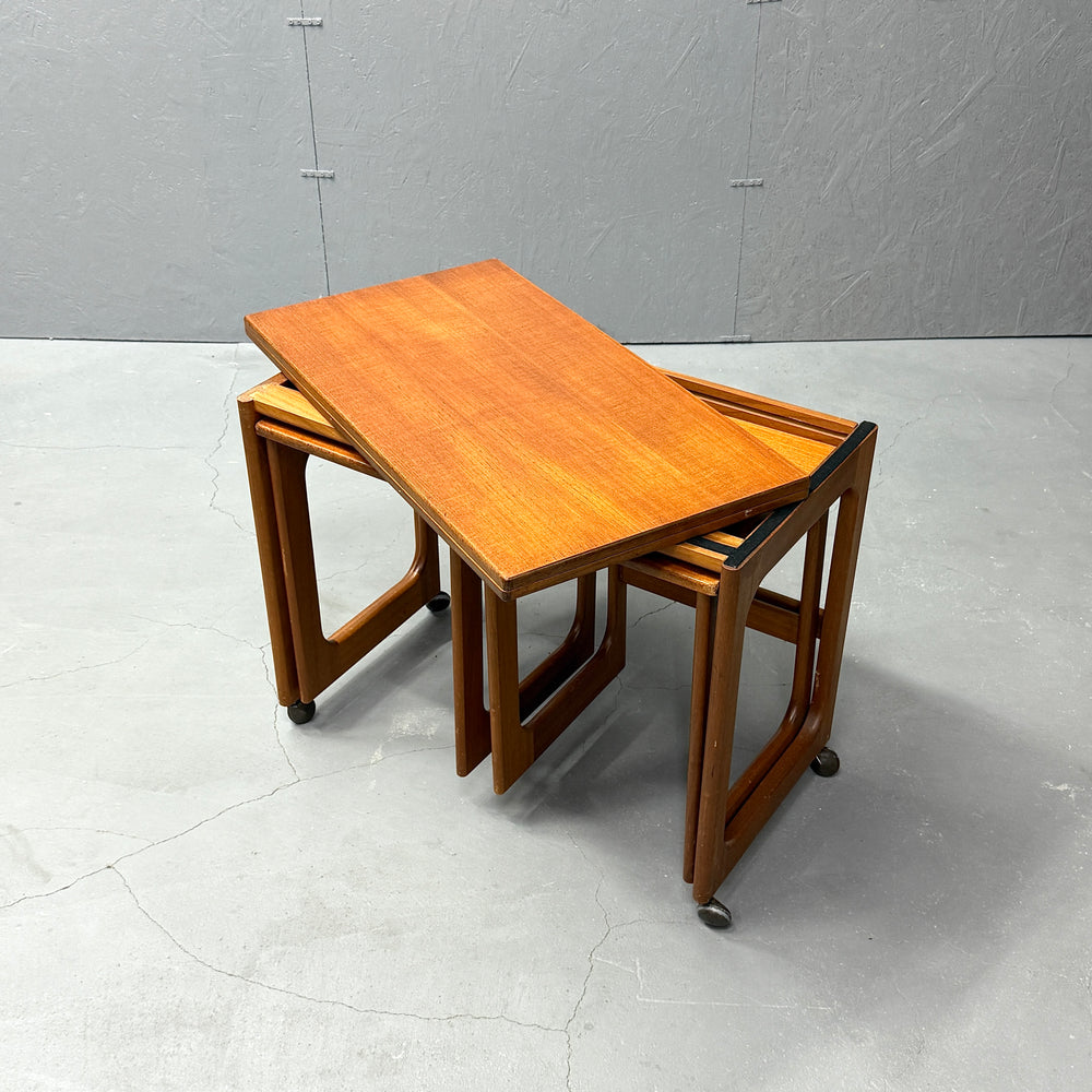 
                      
                        A.H.McINTOSH(マッキントッシュ) / Nest table ネストテーブル (402)
                      
                    