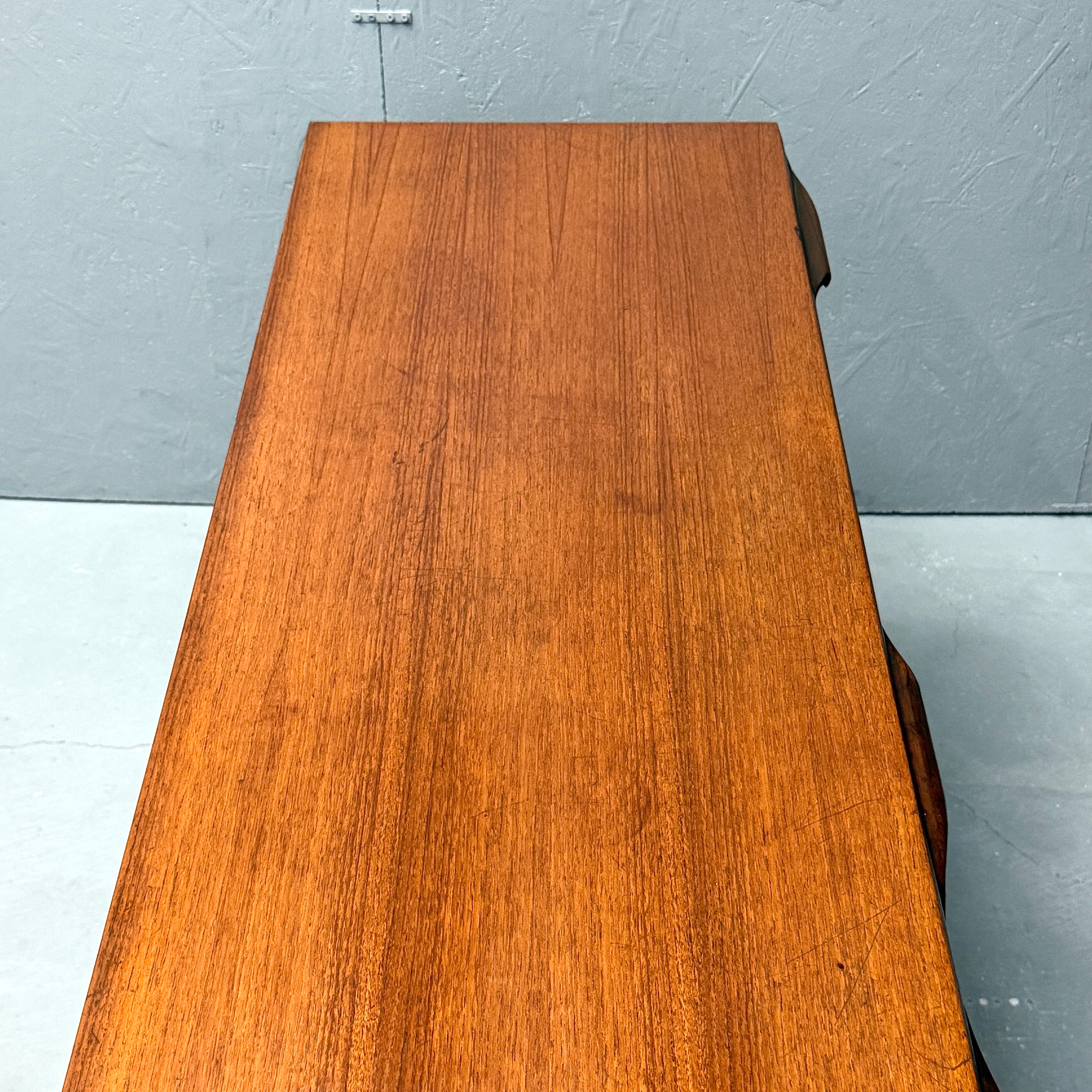 A.H.McINTOSH(マッキントッシュ) / DUNVEGAN Sideboard (401) – NONOR