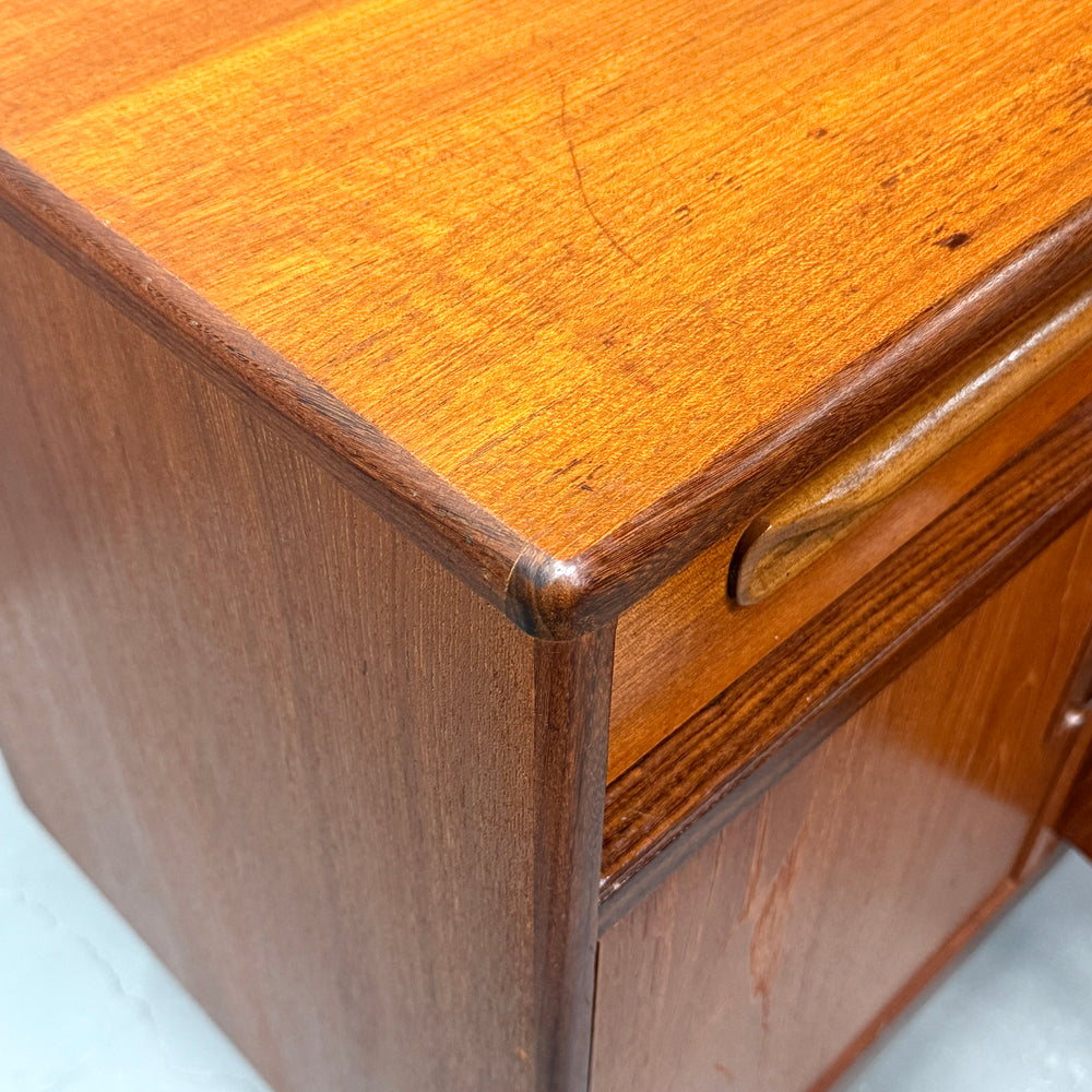 
                      
                        G-PLAN(ジープラン) / Fresco Sideboard フレスコ サイドボード (502)
                      
                    