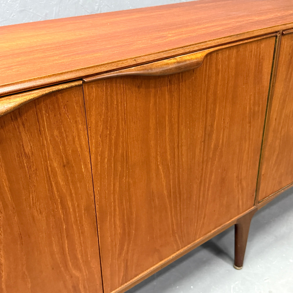 
                      
                        A.H.McINTOSH(マッキントッシュ) /  DUNVEGAN Sideboard (402)
                      
                    