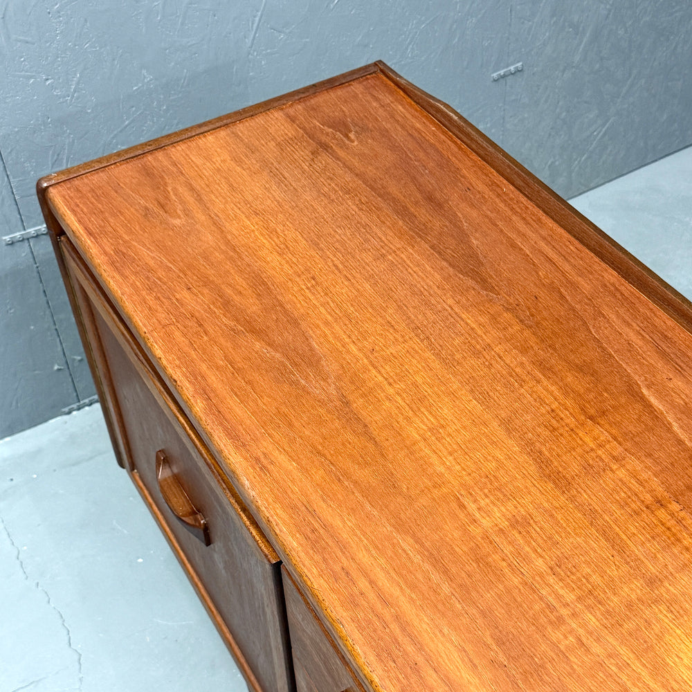 
                      
                        William Lawrence (ウィリアム・ローレンス) / Vintage SIDEBOARD ヴィンテージ サイドボード
                      
                    