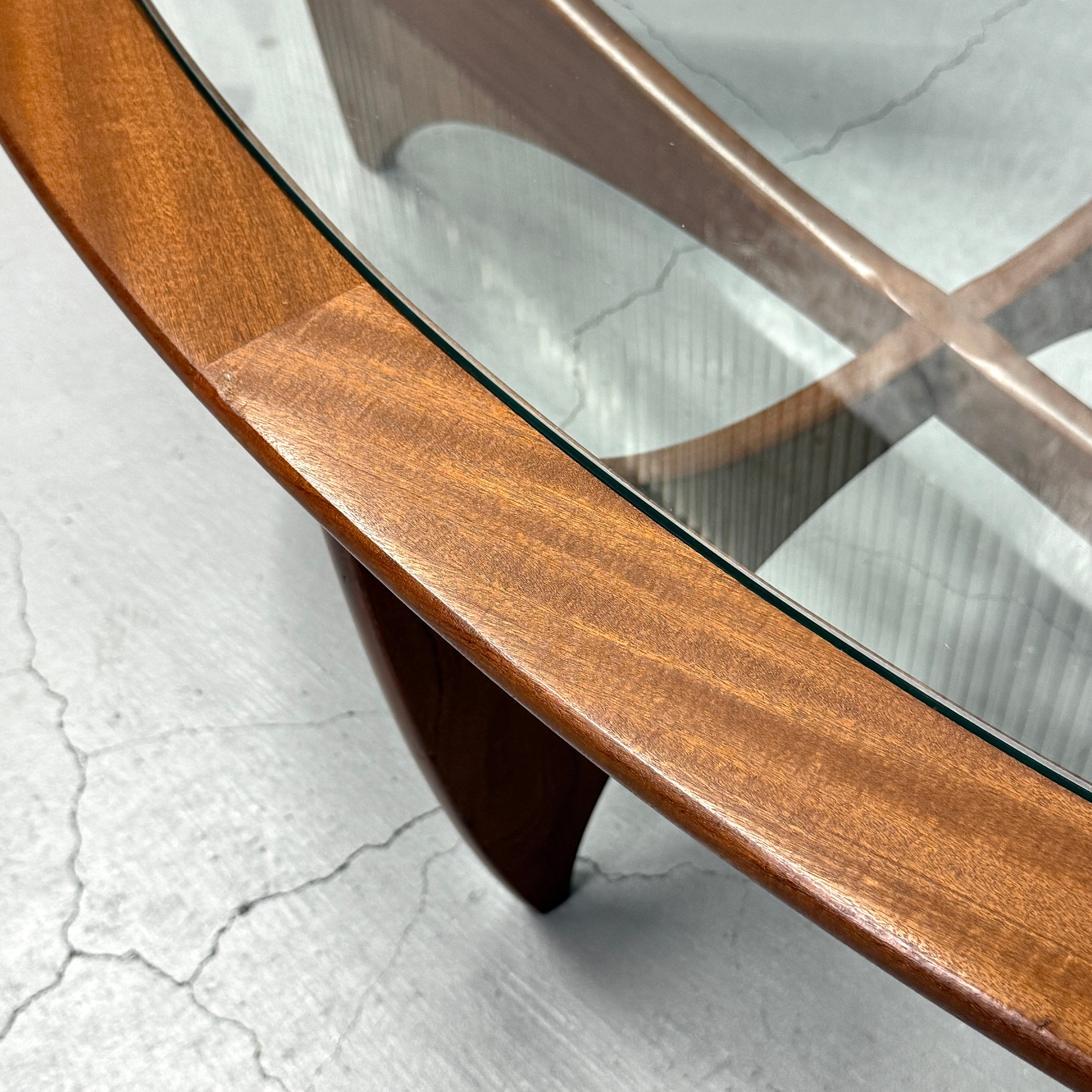 G-PLAN/ジープラン　アストロ　コーヒーテーブル(401) G-PLAN(ジープラン) / ASTRO OVAL COFFEE TABLE アストロ オーバル