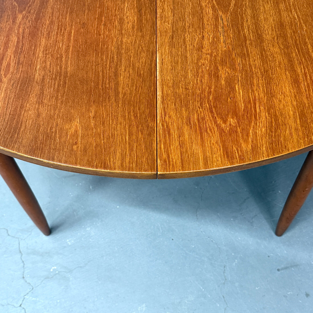 
                      
                        TEAK EXTENSION ROUND TABLE チークラウンドテーブル (501)
                      
                    